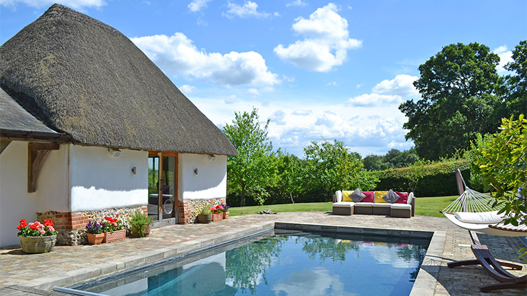 Cottages with Swimming Pool